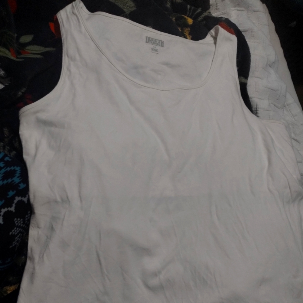No yank tank with shelf bra fits like 2x 3x! See photos